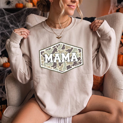 Camo Hunting Mama Badge Sweatshirt Women model in Sand