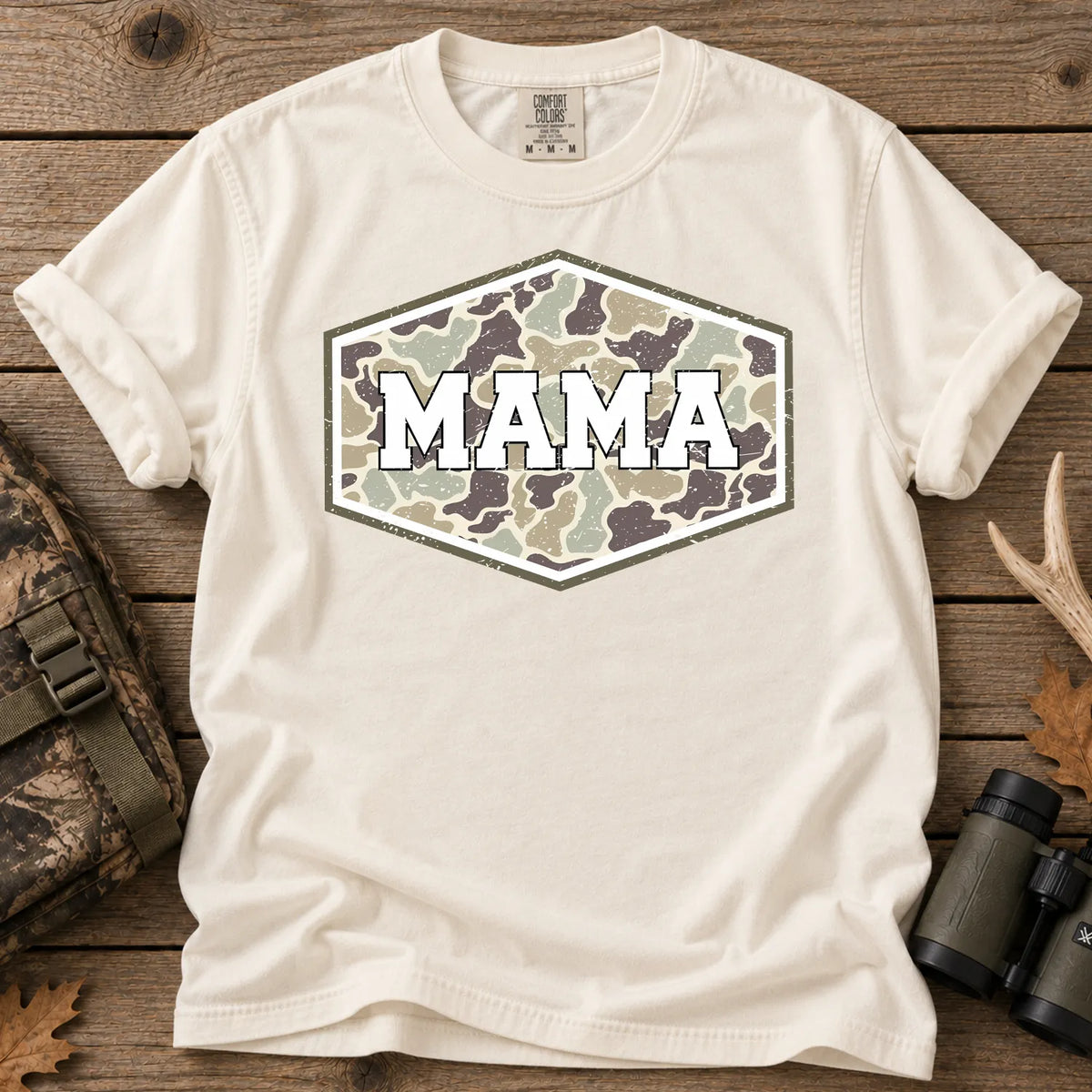 Camo Hunting Mama Badge T-Shirt in Ivory