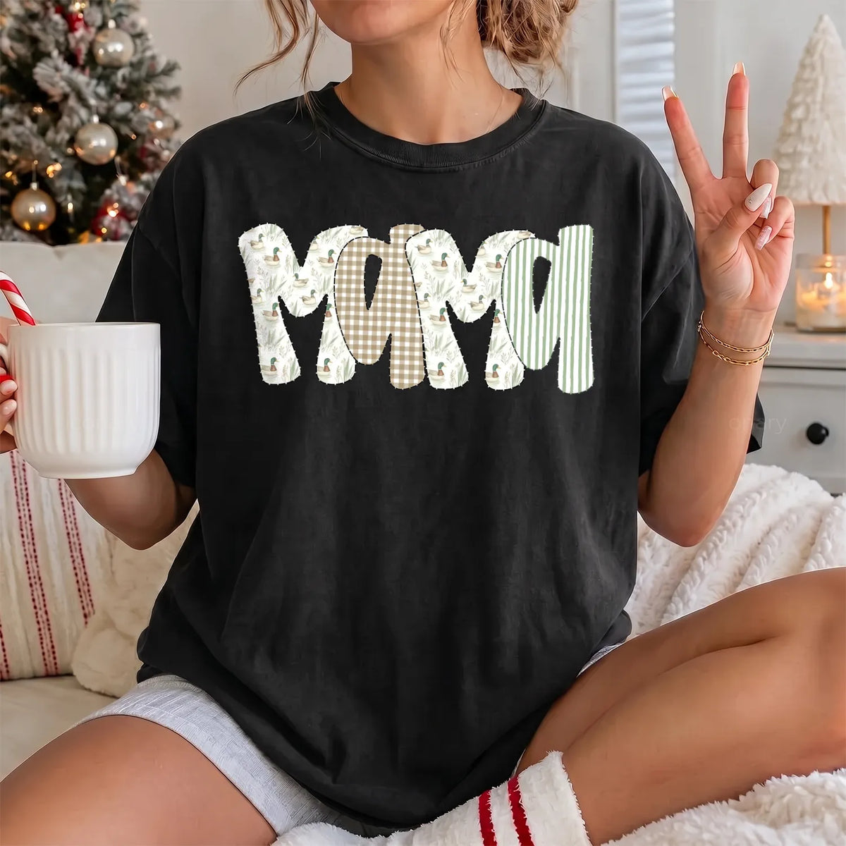 Camo Mallard Mama T-Shirt Women model in Black
