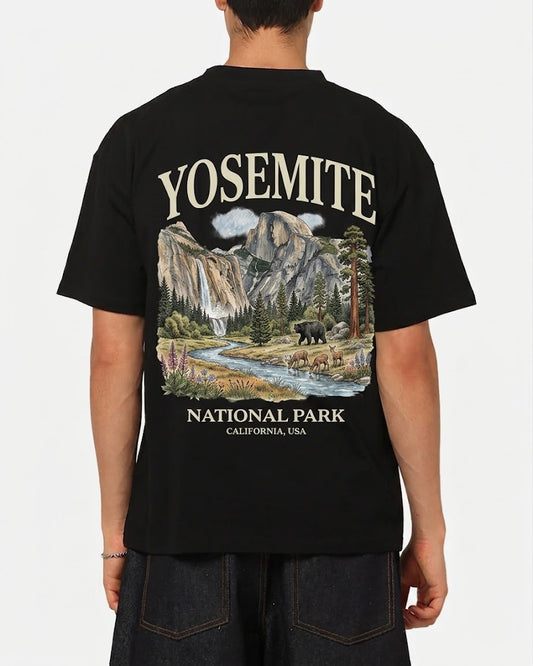 Yosemite National Park Vintage 90s Graphic T-Shirt, Retro California Wildlife Bear USA Unisex Tee, Perfect For Gift.