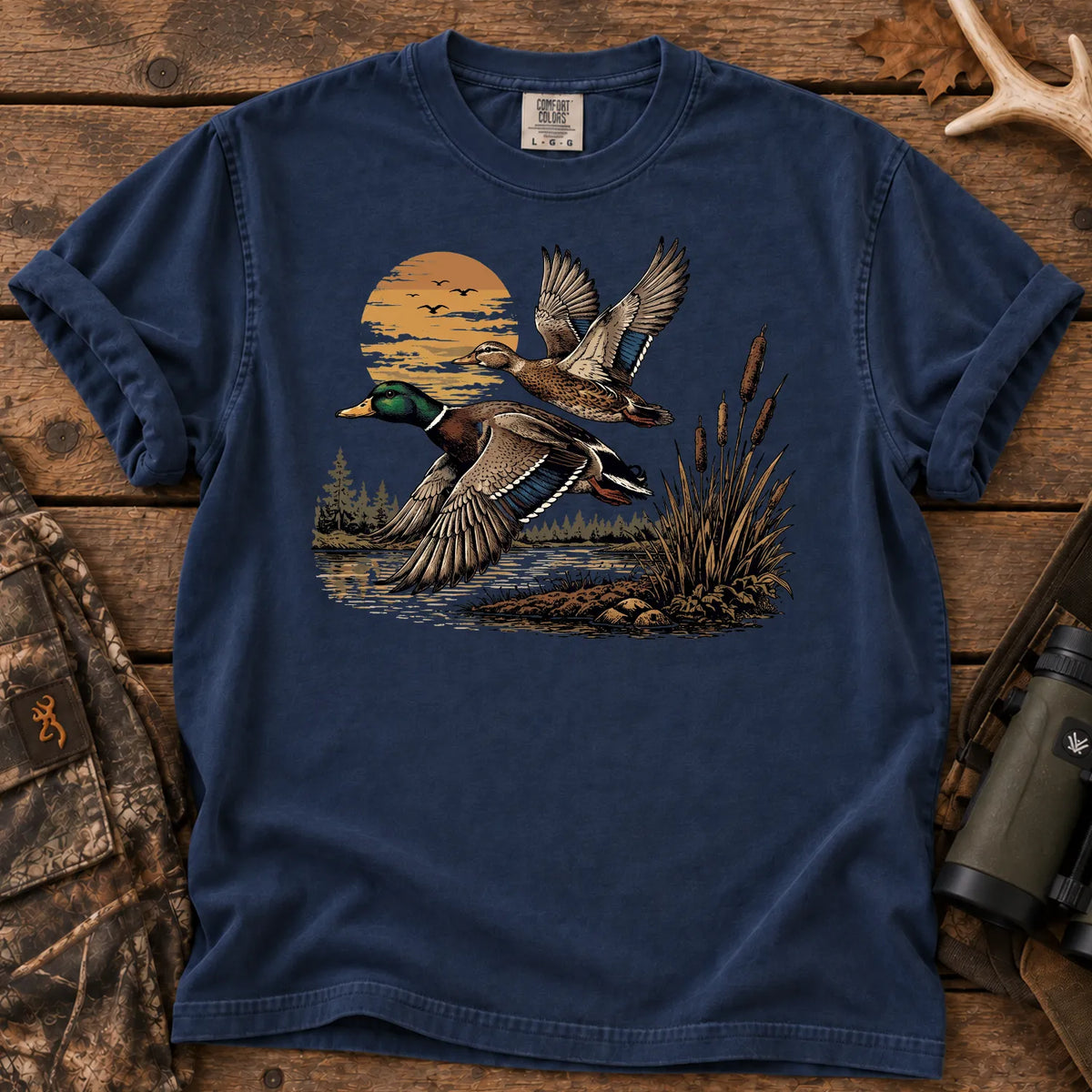 Flying Mallards Sunset T-Shirt in True Navy