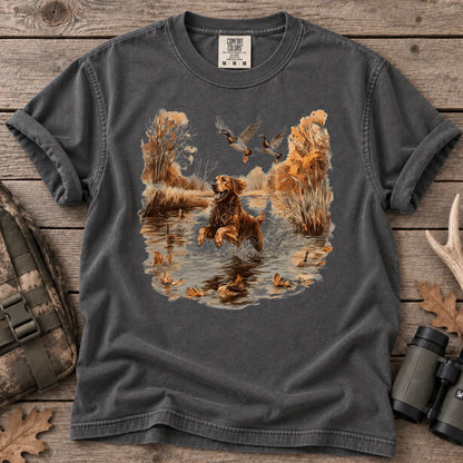 Golden Retriever Duck Hunting T-Shirt in Pepper