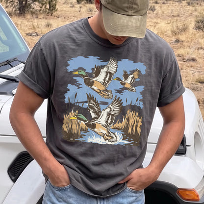Mallards Landing T-Shirt Men model in Pepper