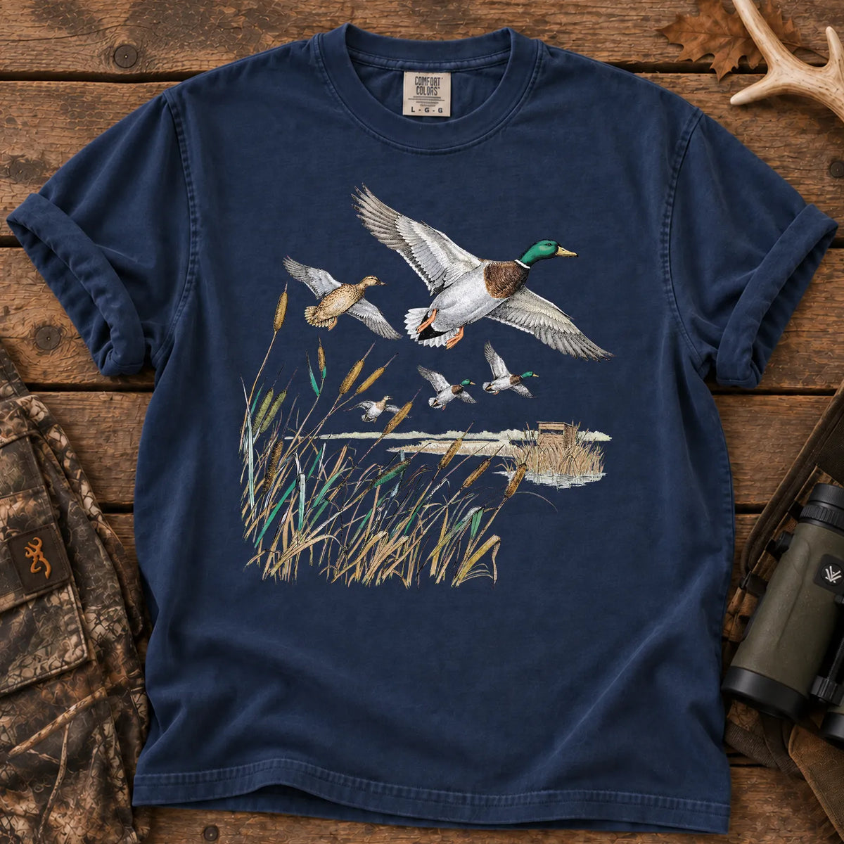 Retro Mallard Pond T-Shirt in True Navy