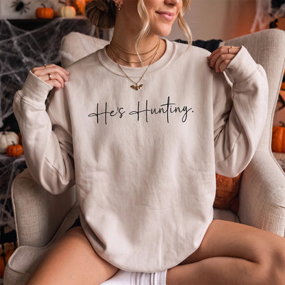 Script Hes Hunting Sweatshirt Women model in Sand