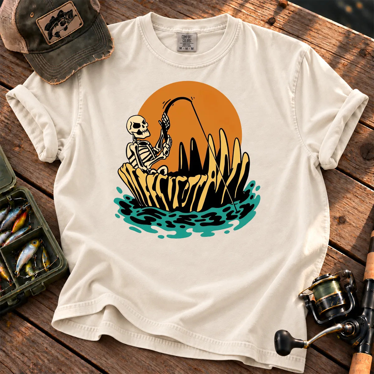 Skeleton Sunset Fishing T-Shirt in Ivory