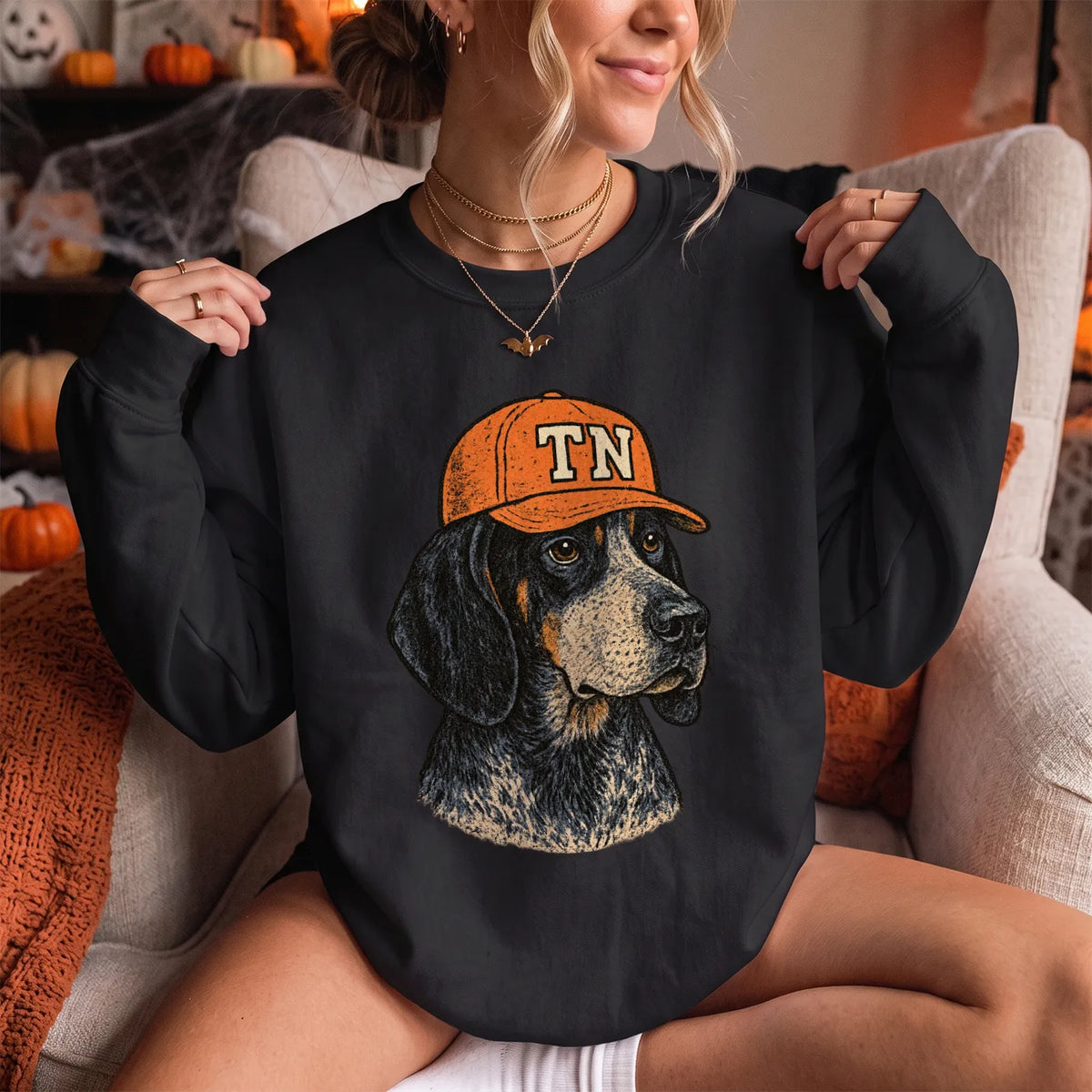 Tennessee Hunting Dog Sweatshirt Women model in Black