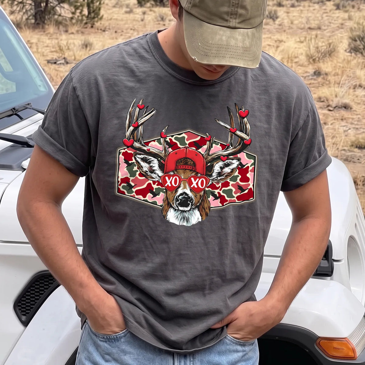 Valentine Buck Camo T-Shirt Men model in Pepper