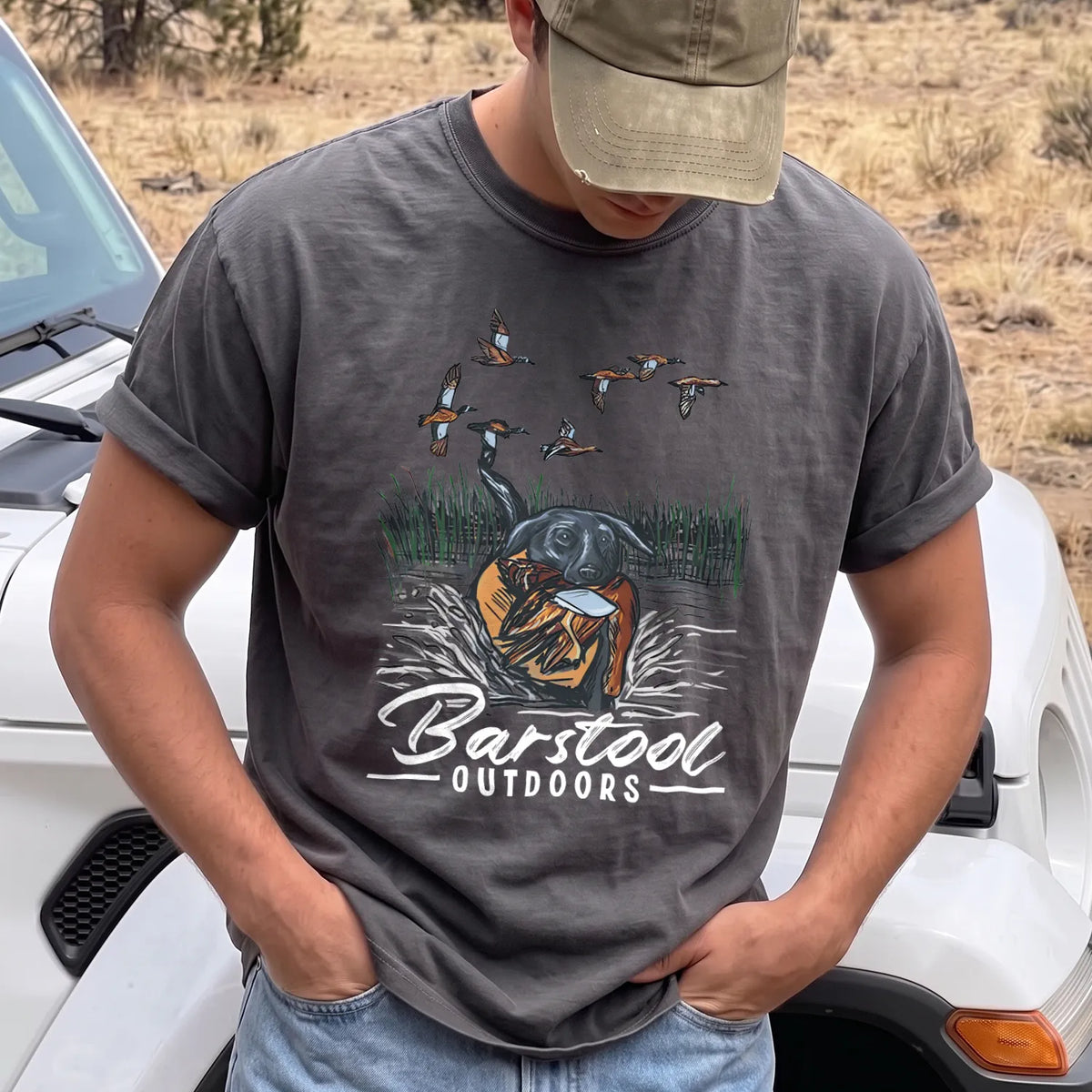 Vintage Duck Hunt T-Shirt Men model in Pepper