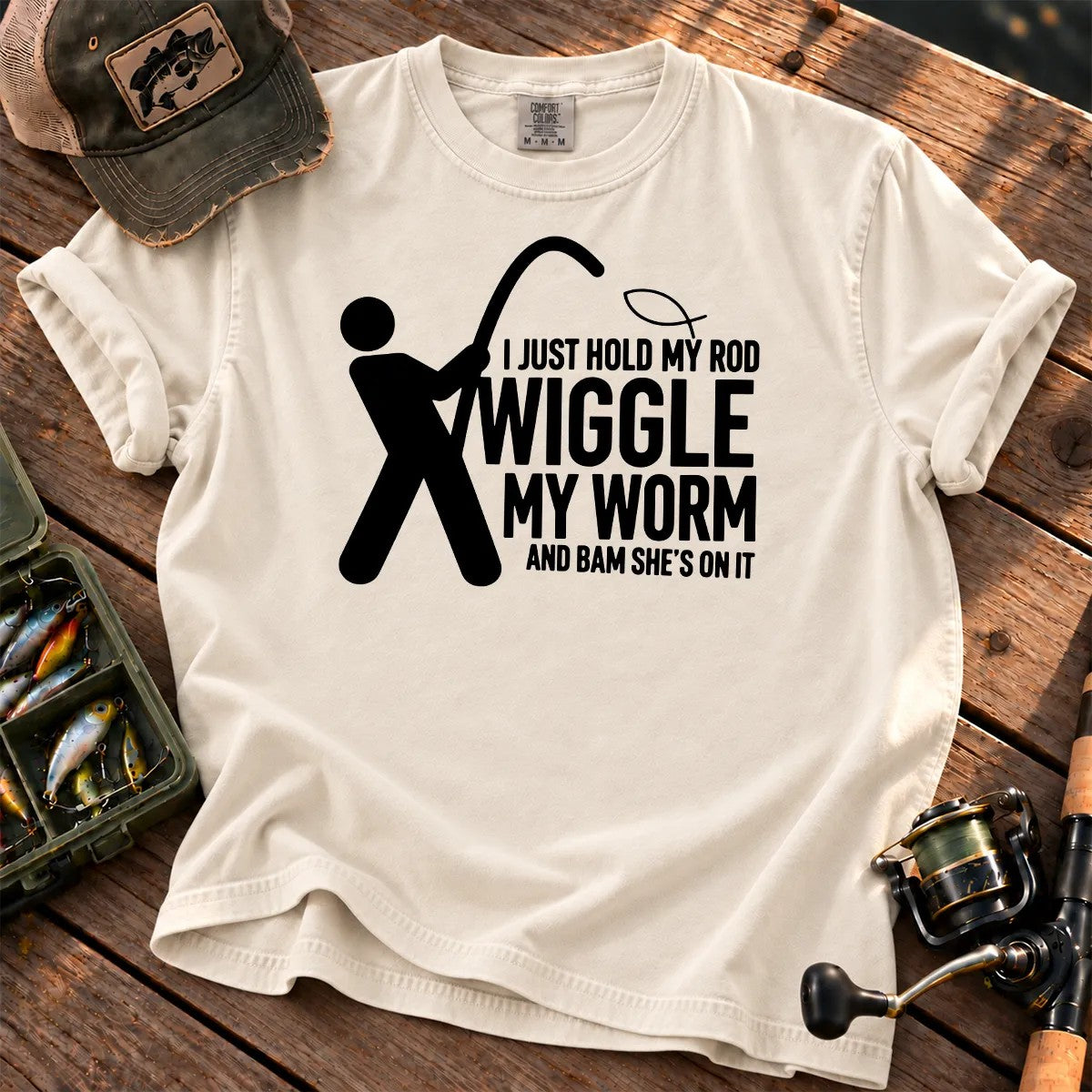 Wiggle My Worm Fishing T-Shirt in Ivory