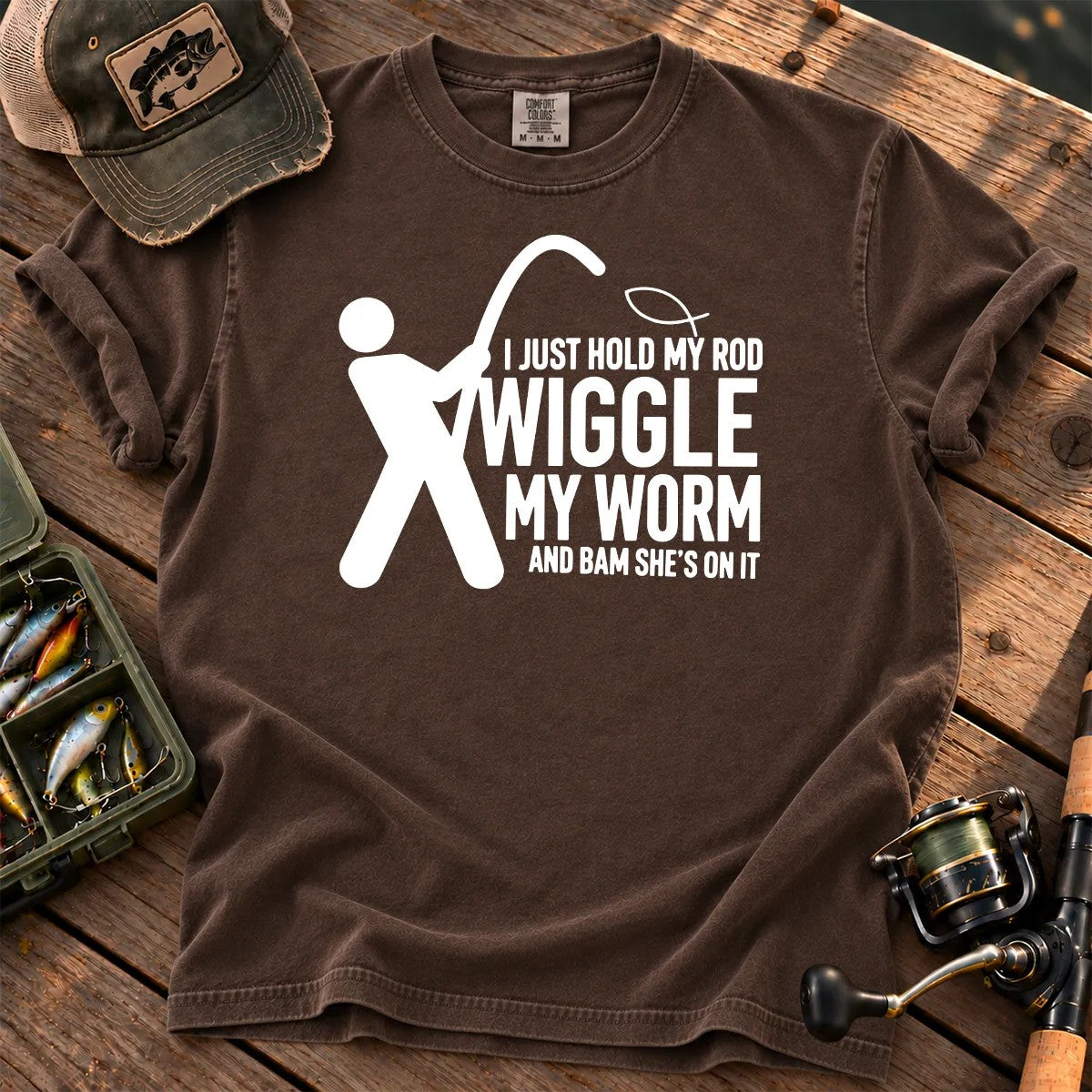Wiggle My Worm Fishing T-Shirt in Espresso