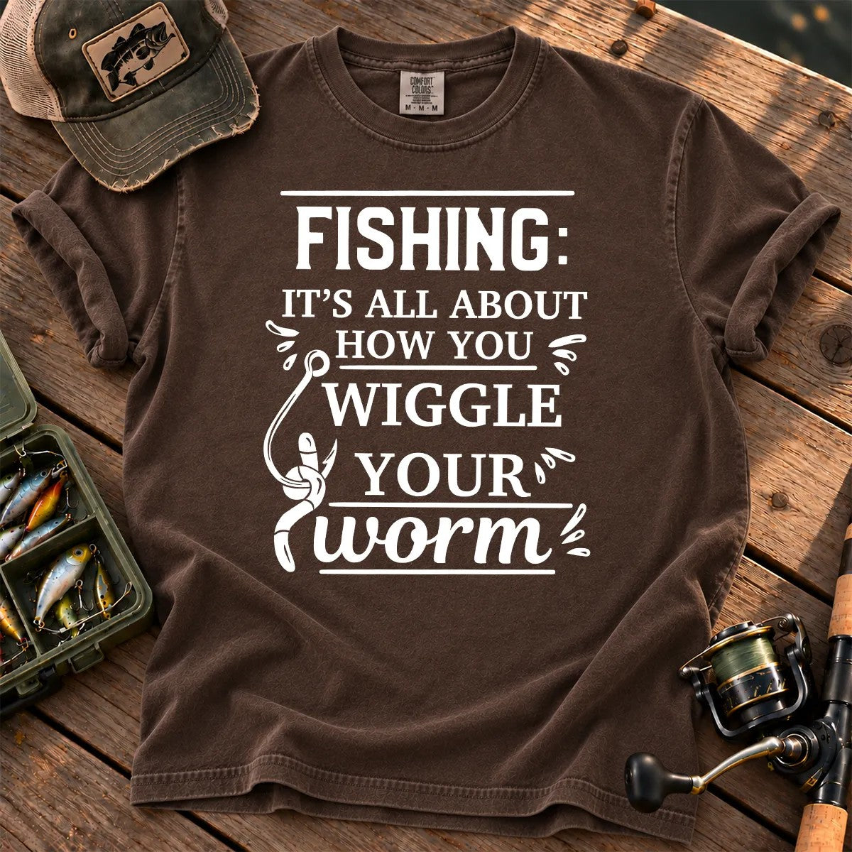 Wiggle Your Worm Fishing T-Shirt in Espresso