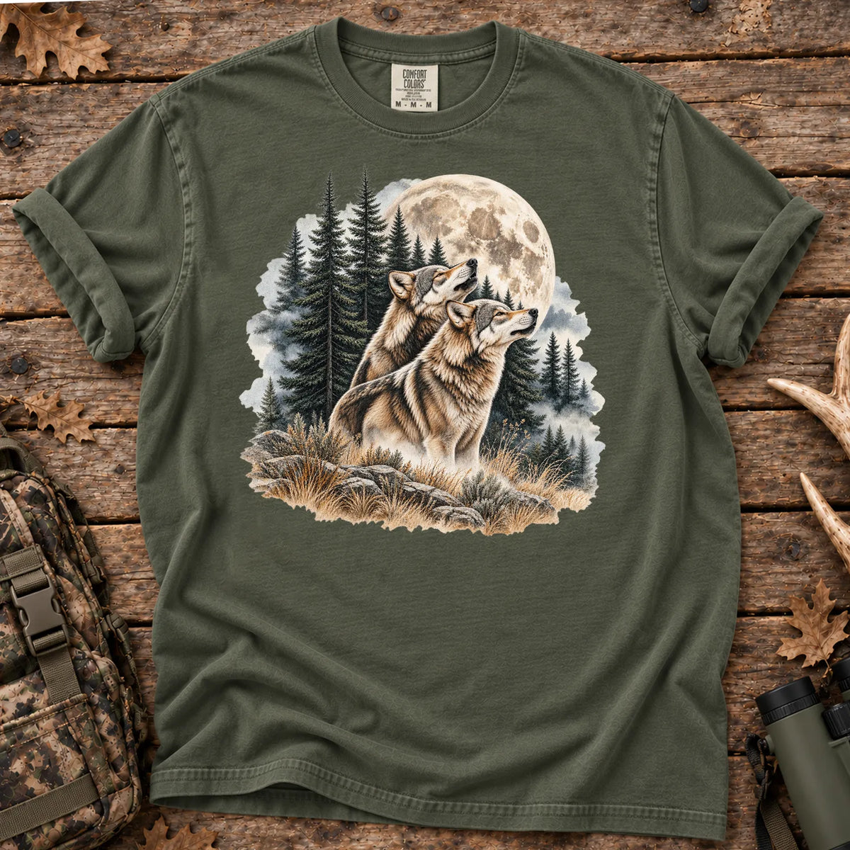 Wolves Howling at the Moon T-Shirt in Moss